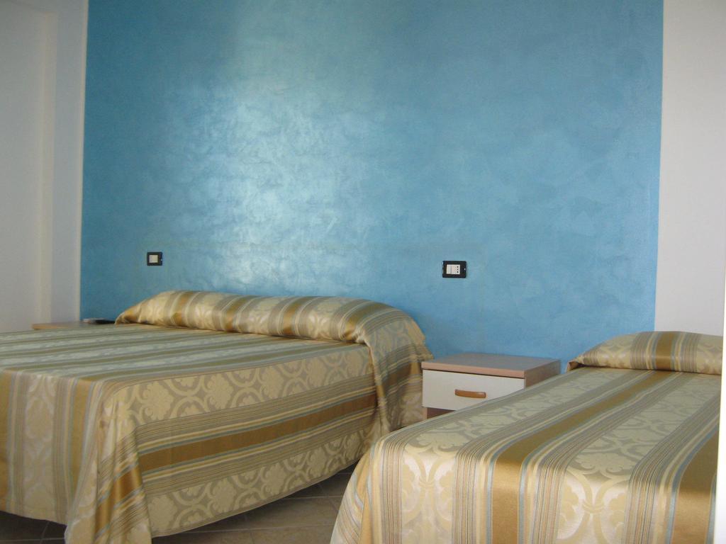 Bed And Breakfast Cirelli Scalea Szoba fotó