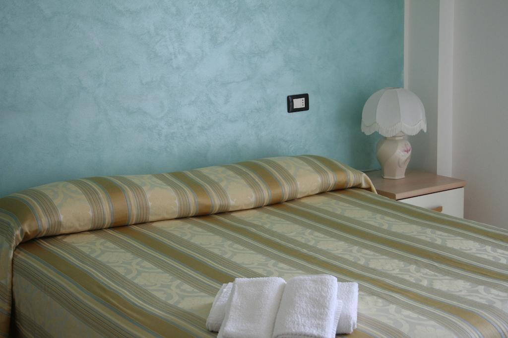 Bed And Breakfast Cirelli Scalea Szoba fotó