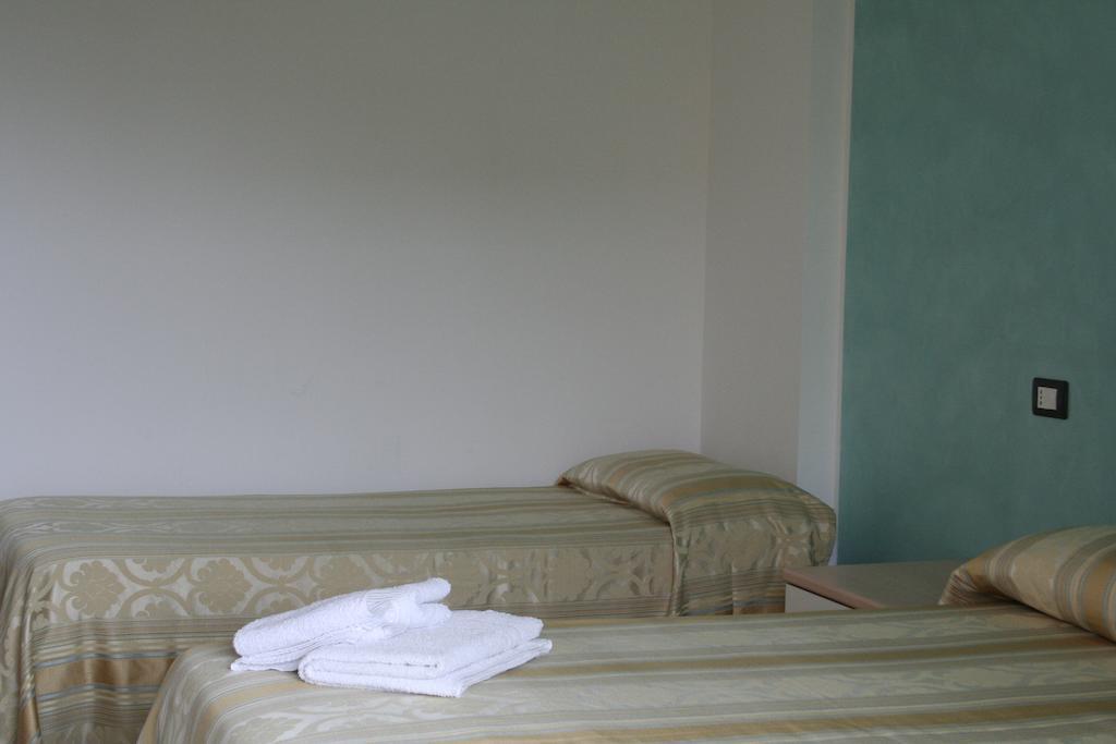 Bed And Breakfast Cirelli Scalea Szoba fotó